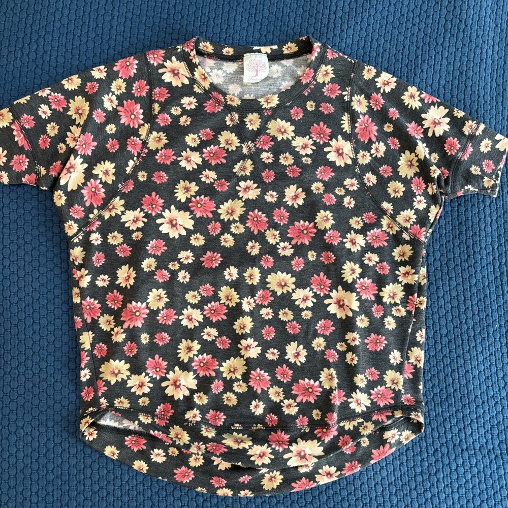Freeloader black T-shirt with flowers